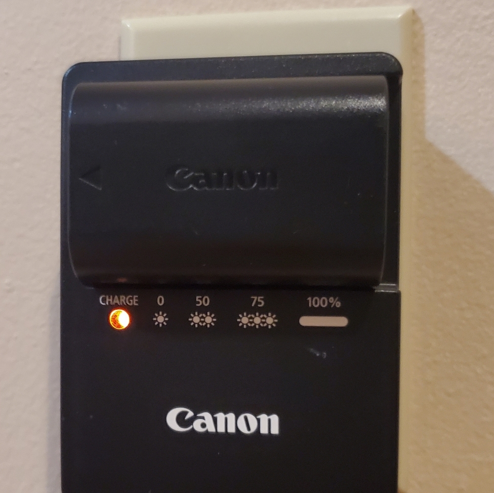 Canon EOS 7D - Picture 2 of 10